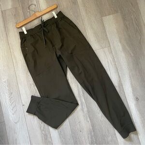 Lululemon ABC Jogger Sweatpants 28.5" inseam mens Green (medium) athleisure